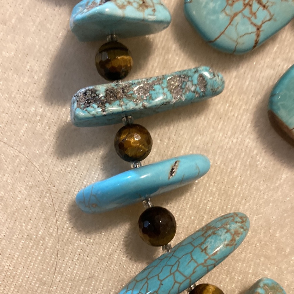 Howlite/Magnesite/Tigers Eye - Picture 3 of 12